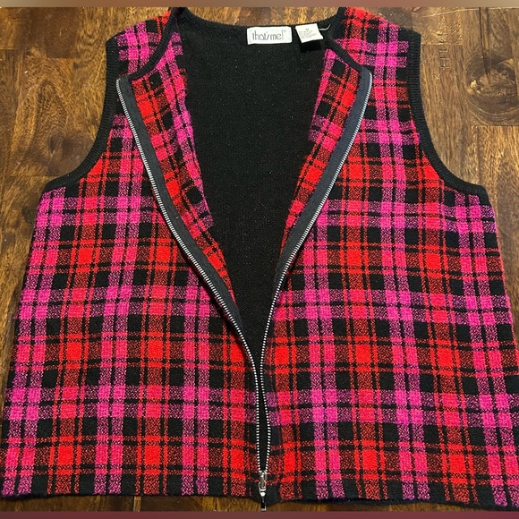 That's Me! Vintage Zip Up Sweater Vest, Plaid Black, Red, Pink - Picture 6 of 10